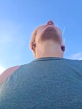 Snapshot of PinkTheHawk chatting on 03/14/25, 05:59 PinkTheHawk online show from 03/14/25, 05:59