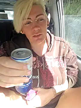 Snapshot of PinkTheHawk chatting on 03/20/25, 02:51 PinkTheHawk online show from 03/20/25, 02:51