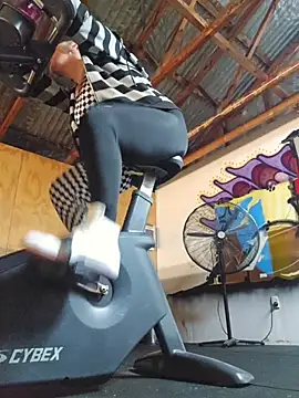 Snapshot of PinkTheHawk chatting on 10/18/25, 12:57 PinkTheHawk online show from 10/18/25, 12:57