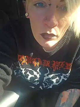 PinkTheHawk online show from 11/01/25, 04:14