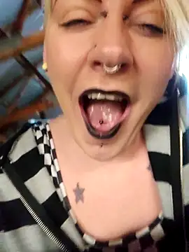 PinkTheHawk online show from 12/16/25, 09:14