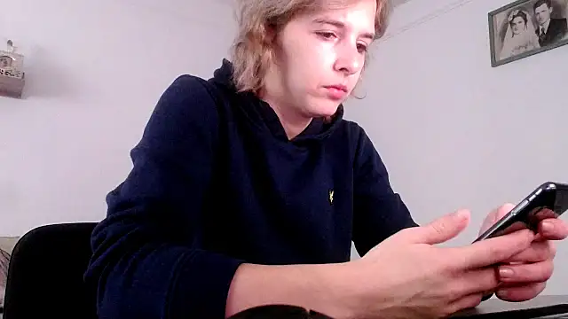 SexxyLety online show from 12/04/25, 07:39