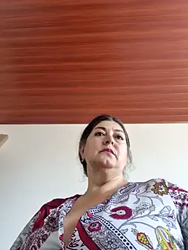 Snapshot of emma_tour chatting on 02/01/25, 03:50 emma tour online show from 02/01/25, 03:50