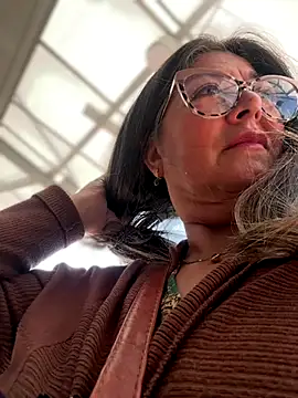 emma tour online show from 12/16/25, 02:44