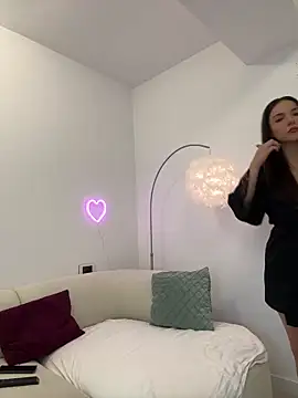 Snapshot of Rileysim88 chatting on 10/06/25, 08:34 Rileysim88 online show from 10/06/25, 08:34