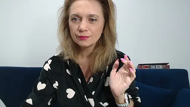 Snapshot of MysticCreature chatting on 01/15/26, 06:18 MysticCreature online show from 01/15/26, 06:18