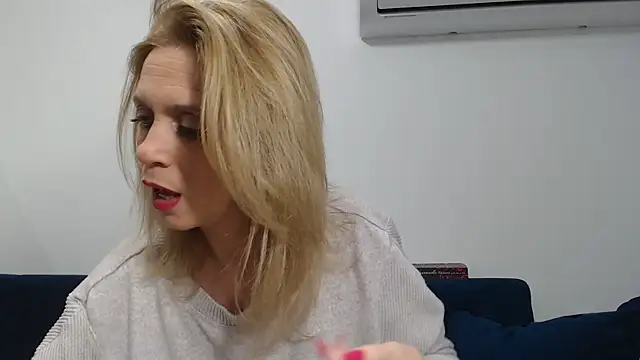 Snapshot of MysticCreature chatting on 03/16/26, 05:44 MysticCreature online show from 03/16/26, 05:44