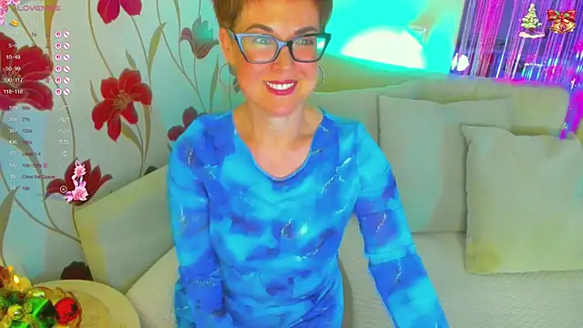 Snapshot of JennAlison chatting on 12/05/25, 12:25 JennAlison online show from 12/05/25, 12:25