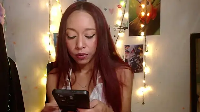 Snapshot of africag chatting on 11/02/25, 10:56 africag online show from 11/02/25, 10:56