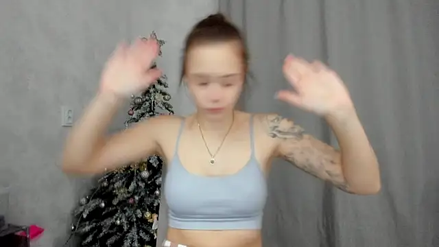 Snapshot of why_again_me chatting on 01/17/26, 08:34 why again me online show from 01/17/26, 08:34