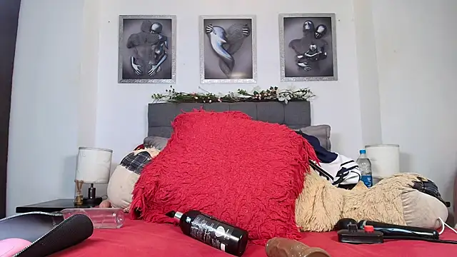 Snapshot of valerieharris chatting on 02/25/25, 12:25 valerieharris online show from 02/25/25, 12:25