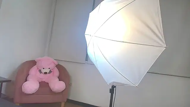 Snapshot of valerieharris chatting on 03/01/25, 02:15 valerieharris online show from 03/01/25, 02:15