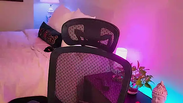 Wonderful Woman online show from 10/22/25, 04:02