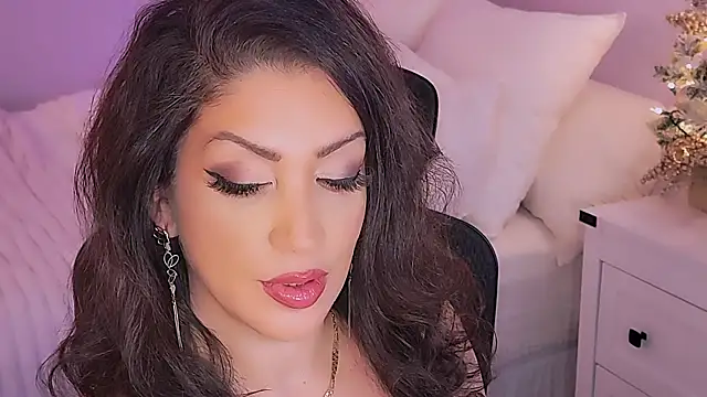 Wonderful Woman online show from 12/19/25, 03:24