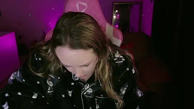 kisicaxx online show from 02/07/25, 07:27