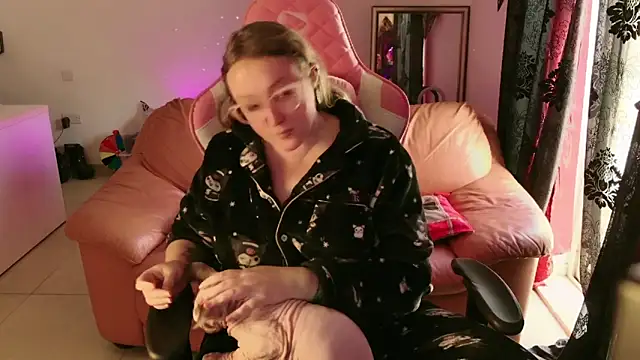 kisicaxx online show from 02/08/25, 01:01