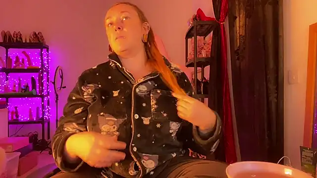 kisicaxx online show from 11/24/25, 06:29