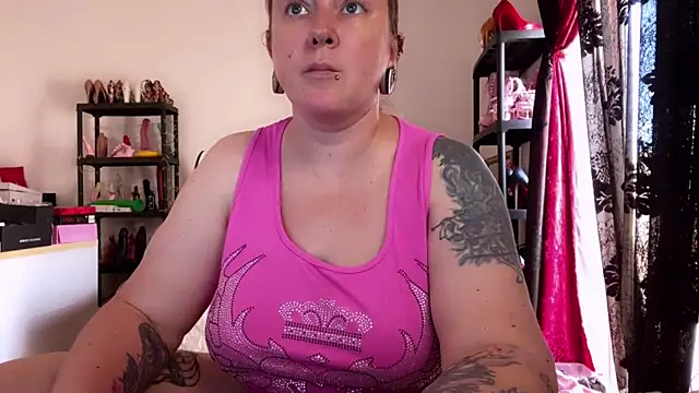 kisicaxx online show from 05/13/26, 01:30