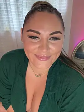 Snapshot of lovely_beast chatting on 09/15/25, 04:29 lovely beast online show from 09/15/25, 04:29