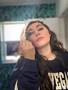 Snapshot of lovely_beast chatting on 11/08/25, 05:34 lovely beast online show from 11/08/25, 05:34