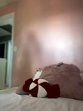 Snapshot of lovely_beast chatting on 12/02/25, 06:03 lovely beast online show from 12/02/25, 06:03