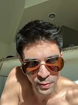 Snapshot of SebastianReiss chatting on 02/03/26, 11:43 SebastianReiss online show from 02/03/26, 11:43