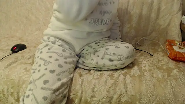 larawet online show from 11/29/25, 07:17