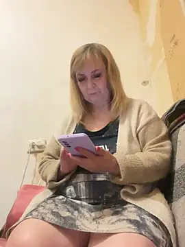 Snapshot of Irina2909@xh chatting on 05/05/26, 11:35 Irina2909xh online show from 05/05/26, 11:35