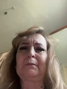 Snapshot of Irina2909@xh chatting on 05/16/26, 12:04 Irina2909xh online show from 05/16/26, 12:04