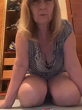 Snapshot of Irina2909@xh chatting on 06/13/26, 06:06 Irina2909xh online show from 06/13/26, 06:06