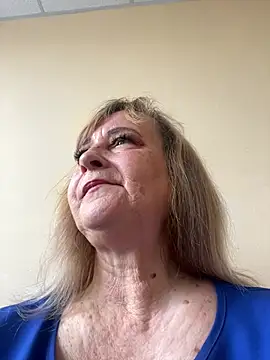 Irina2909xh online show from 08/05/26, 07:33