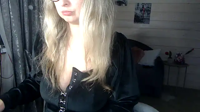 RubiLakros online show from 11/24/25, 08:19