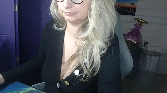 RubiLakros online show from 05/12/26, 07:55