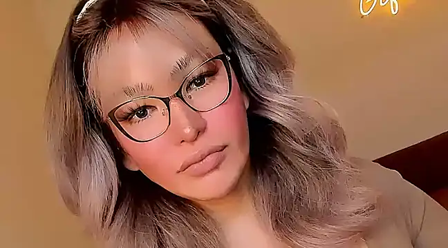 Snapshot of GiftedGirl4u chatting on 03/07/25, 06:24 GiftedGirl4u online show from 03/07/25, 06:24