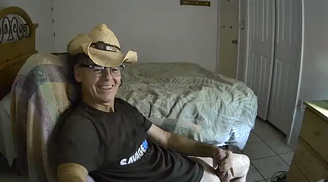 Snapshot of nakeedcowboi65 chatting on 01/23/25, 11:04 nakeedcowboi65 online show from 01/23/25, 11:04