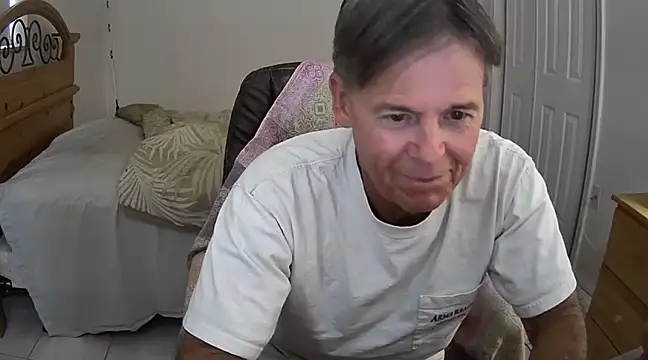 Snapshot of nakeedcowboi65 chatting on 03/10/25, 06:12 nakeedcowboi65 online show from 03/10/25, 06:12