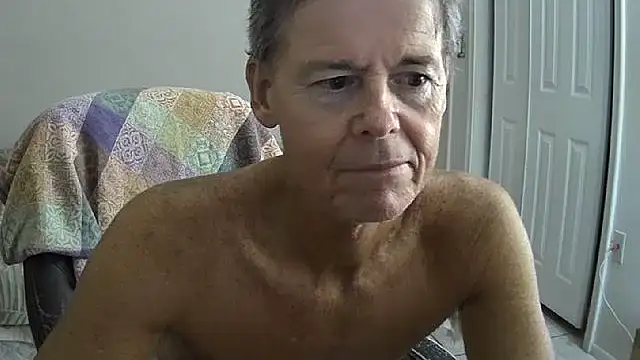 Snapshot of nakeedcowboi65 chatting on 10/18/25, 09:32 nakeedcowboi65 online show from 10/18/25, 09:32