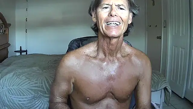 Snapshot of nakeedcowboi65 chatting on 05/04/26, 11:39 nakeedcowboi65 online show from 05/04/26, 11:39