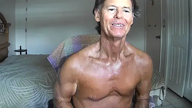 Snapshot of nakeedcowboi65 chatting on 05/05/26, 12:46 nakeedcowboi65 online show from 05/05/26, 12:46