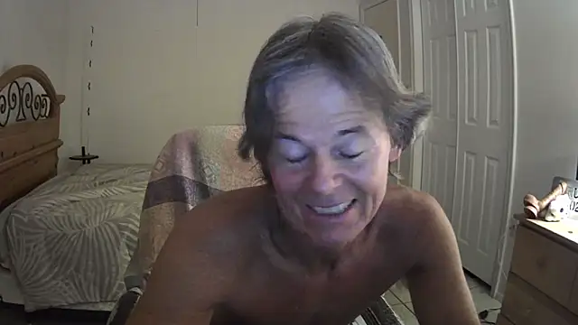 Snapshot of nakeedcowboi65 chatting on 06/07/26, 06:06 nakeedcowboi65 online show from 06/07/26, 06:06