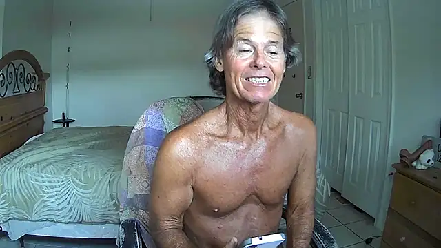 Snapshot of nakeedcowboi65 chatting on 06/07/26, 10:24 nakeedcowboi65 online show from 06/07/26, 10:24