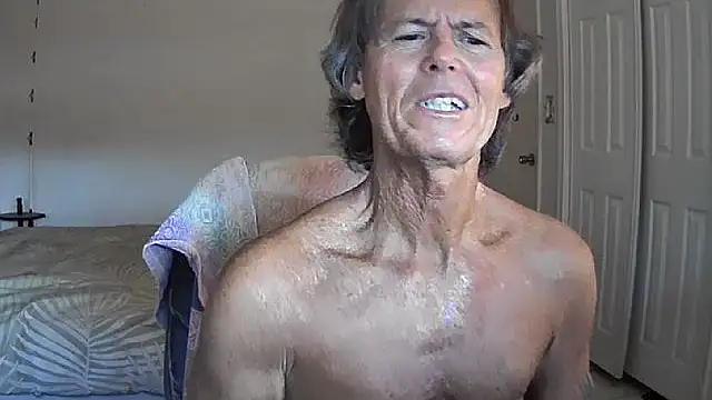 Snapshot of nakeedcowboi65 chatting on 06/12/26, 11:25 nakeedcowboi65 online show from 06/12/26, 11:25