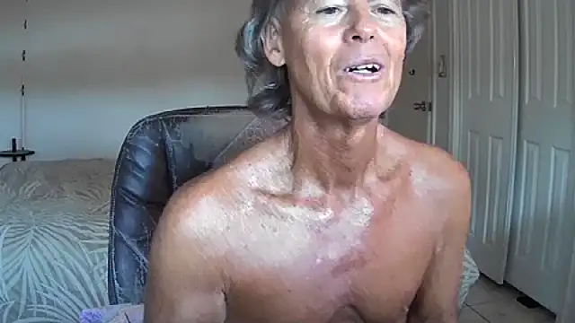 Snapshot of nakeedcowboi65 chatting on 06/18/26, 12:20 nakeedcowboi65 online show from 06/18/26, 12:20