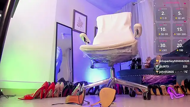 Ashley leon  online show from 12/15/24, 05:20