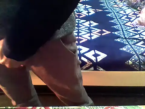 Snapshot of secretoxoxo chatting on 01/10/25, 12:04 secretoxoxo online show from 01/10/25, 12:04