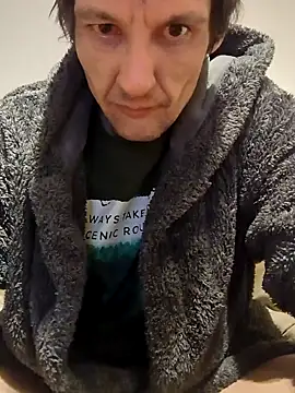 Snapshot of maciej chatting on 12/05/24, 12:30 maciej online show from 12/05/24, 12:30