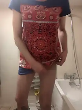 Snapshot of maciej chatting on 12/12/24, 11:36 maciej online show from 12/12/24, 11:36