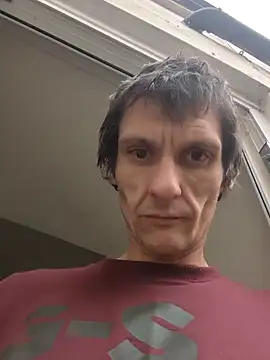 Snapshot of maciej chatting on 12/18/24, 12:18 maciej online show from 12/18/24, 12:18