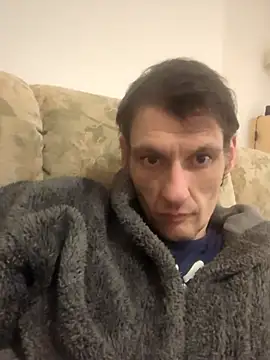 Snapshot of maciej chatting on 02/12/25, 10:48 maciej online show from 02/12/25, 10:48