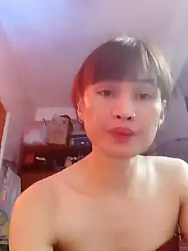 Snapshot of QueenSoreal chatting on 02/13/25, 08:45 QueenSoreal online show from 02/13/25, 08:45